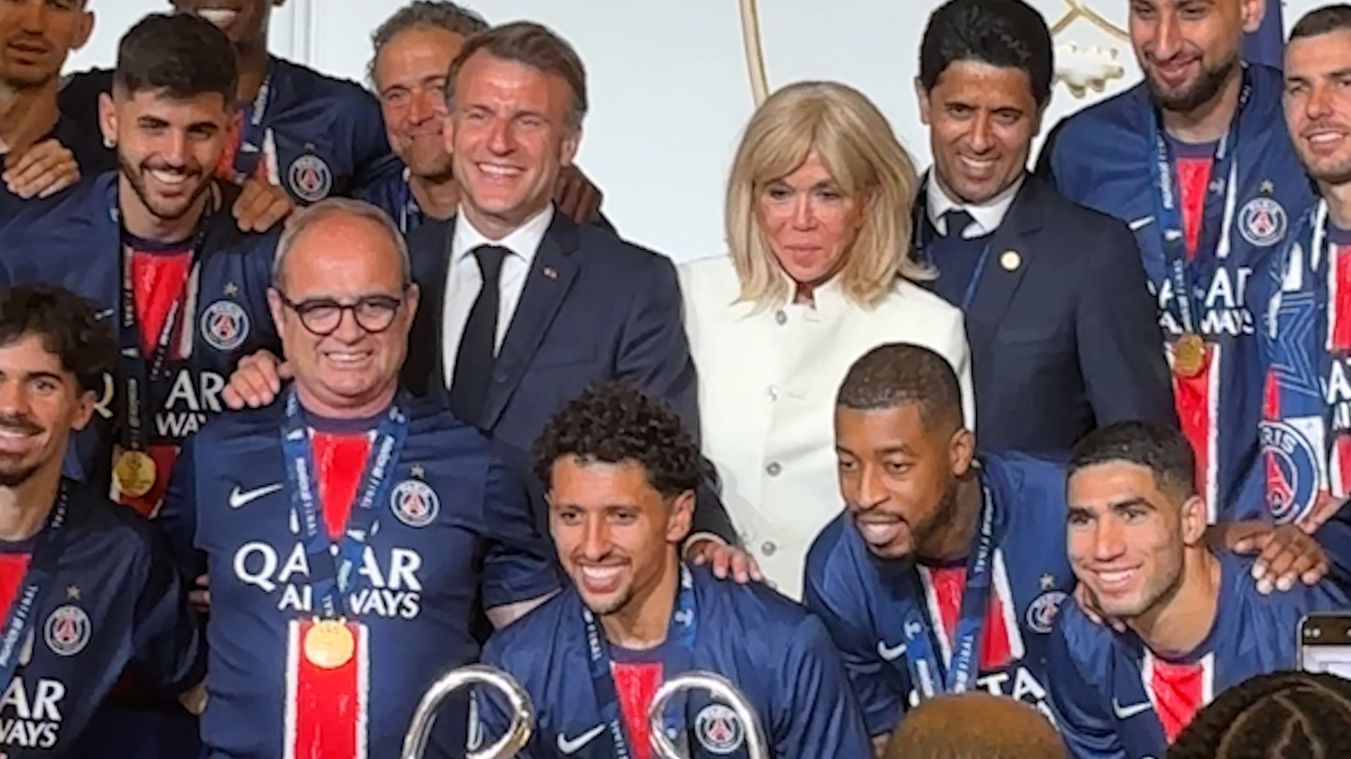 Le PSG honoré par Brigitte et Emmanuel Macron à l'Elysée : toutes les images !
