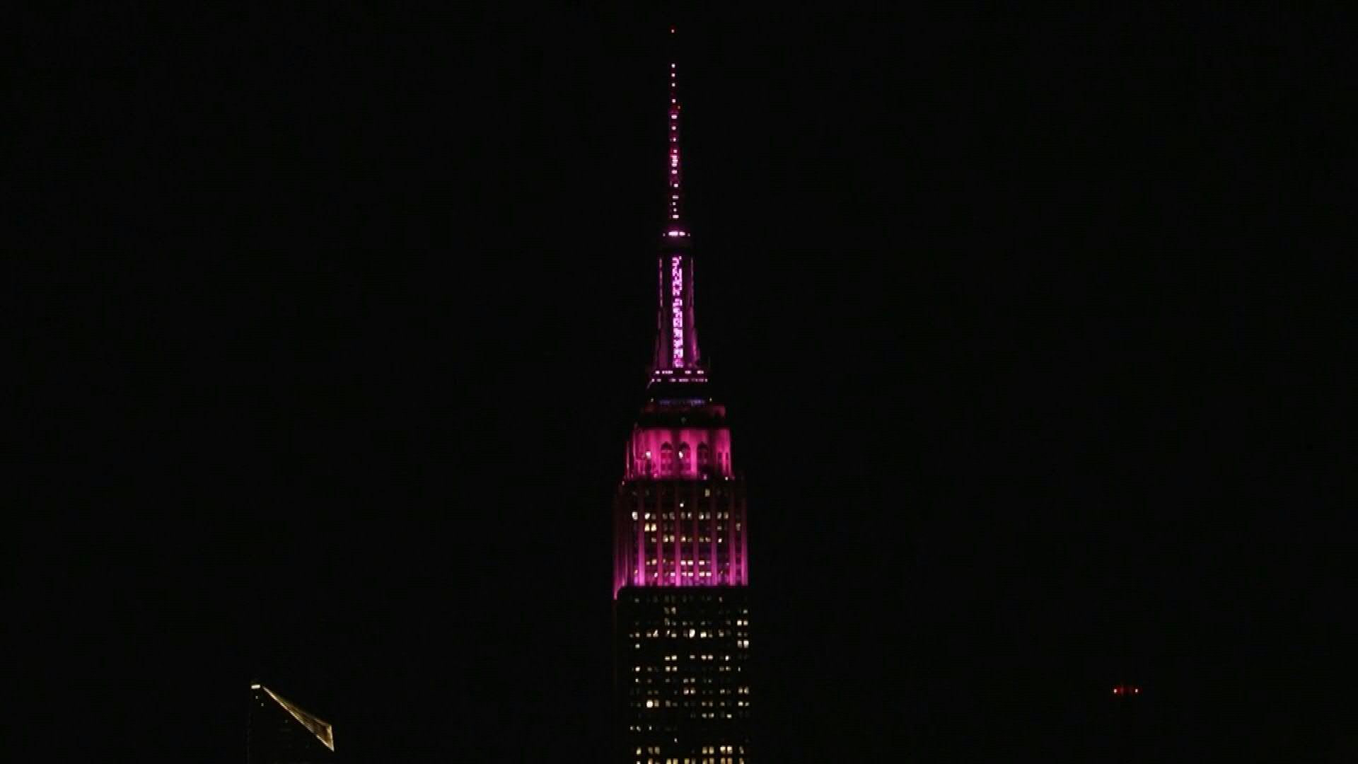 Mort de Dolly Parton : l'Empire State Building illuminé en rose