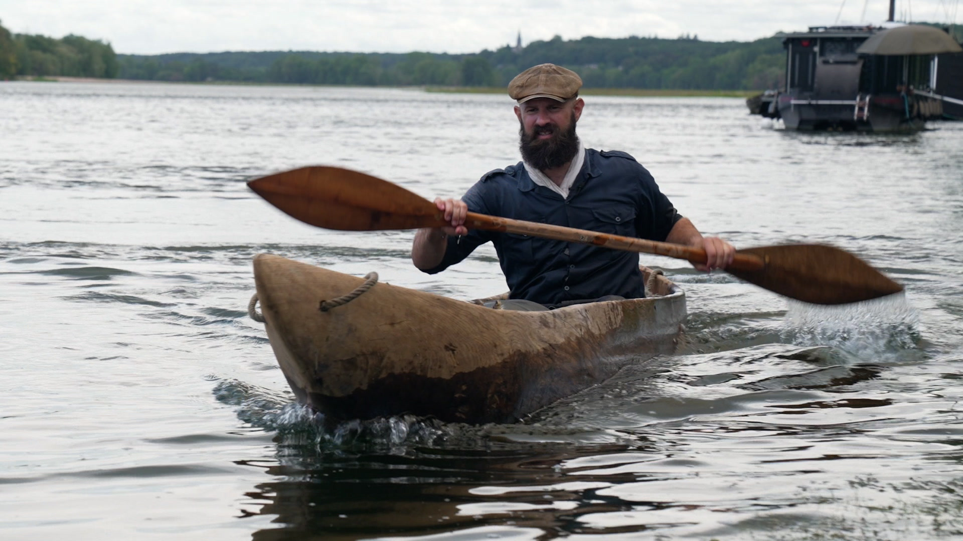Édouard Cortès, son canot taillé dans un chêne et sa descente de la Loire