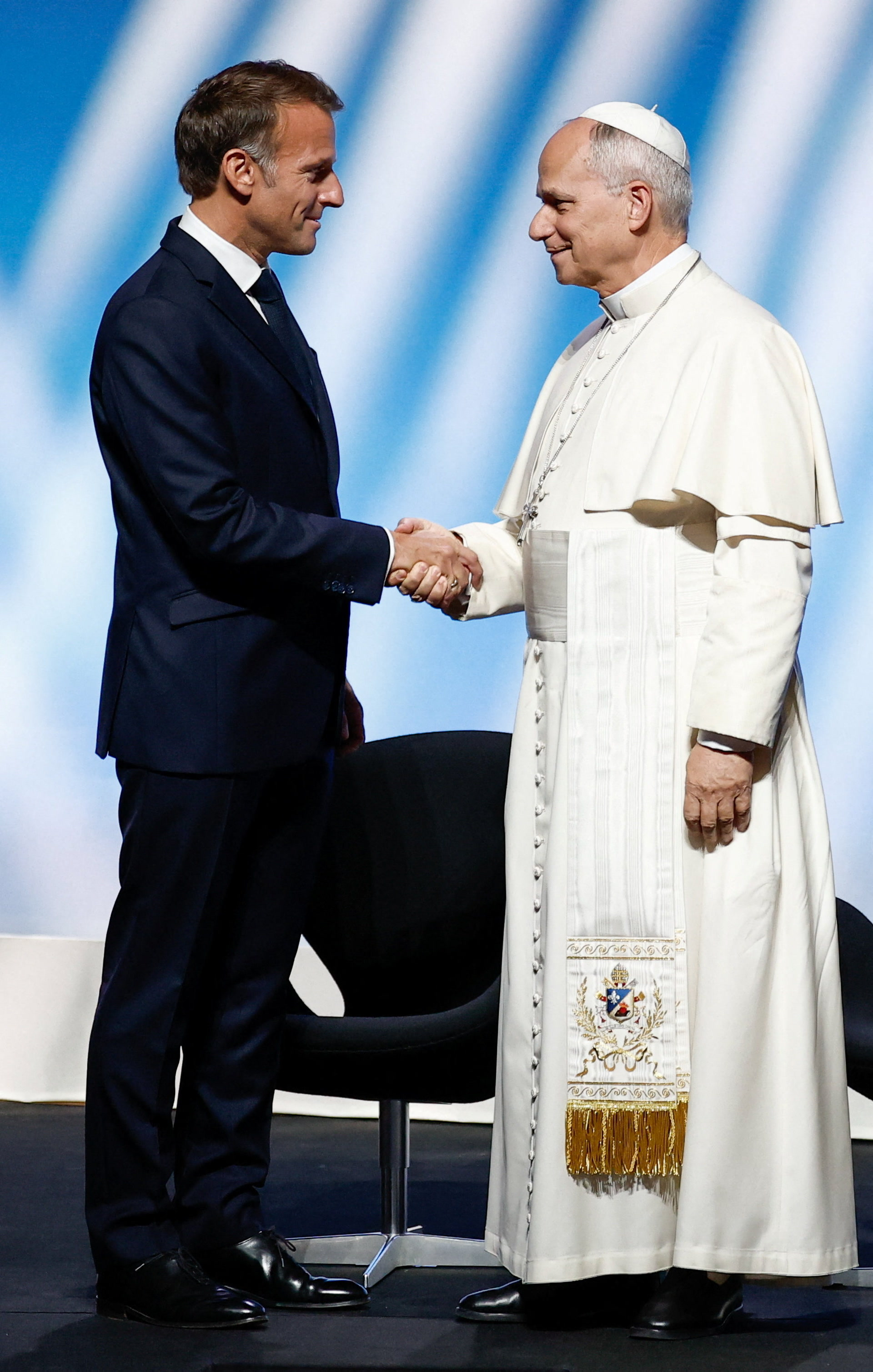 L'Europe «doit retrouver le courage de ses fondateurs», juge Emmanuel Macron devant le pape