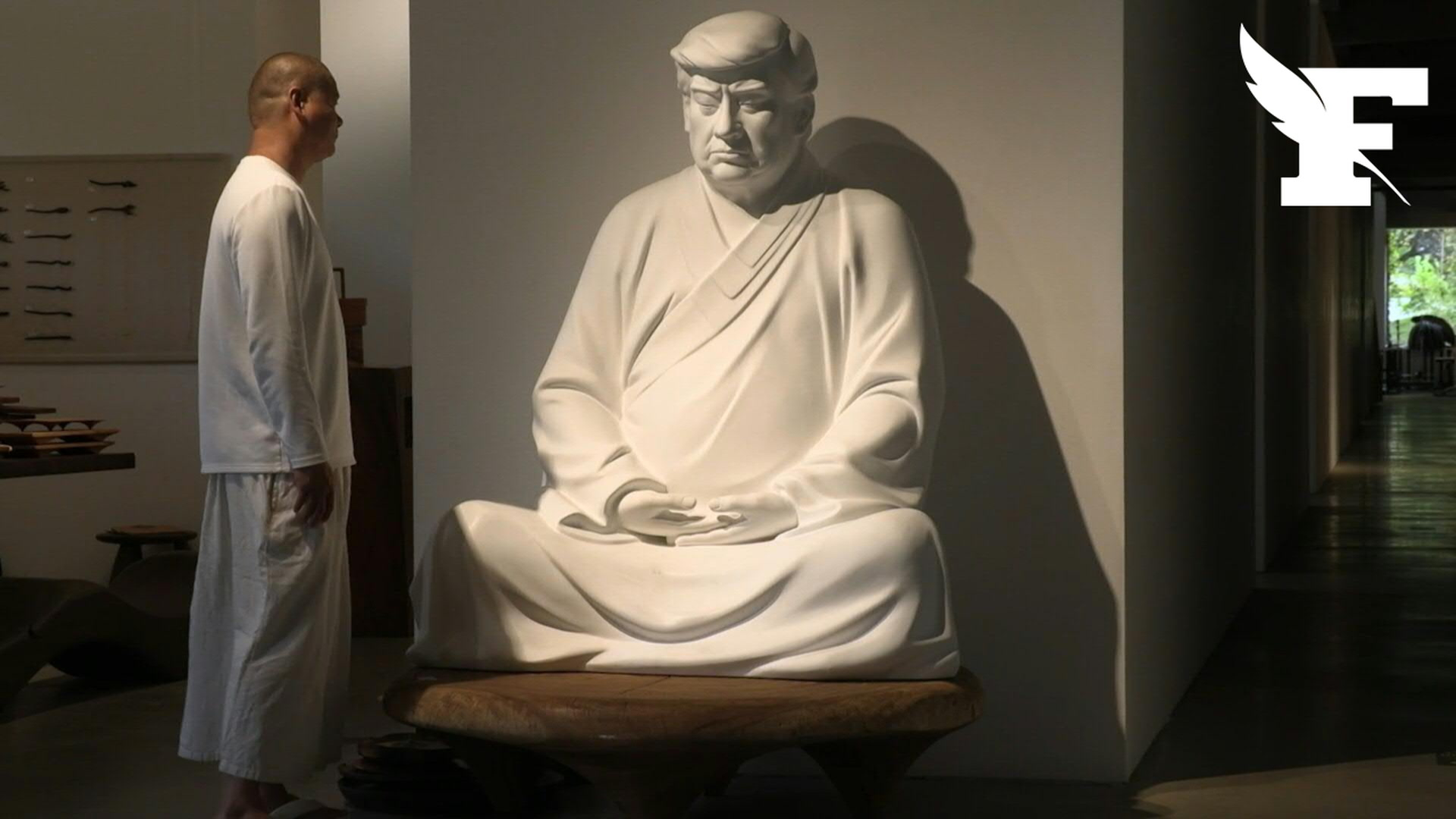 En Chine, un sculpteur fait sensation avec ses statues de Donald Trump en Bouddha