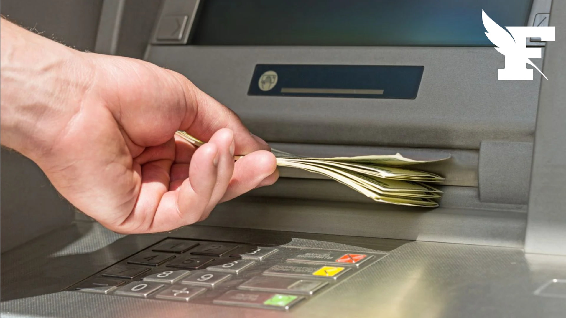 1 800 distributeurs de billets en moins dans les 12 derniers mois en France