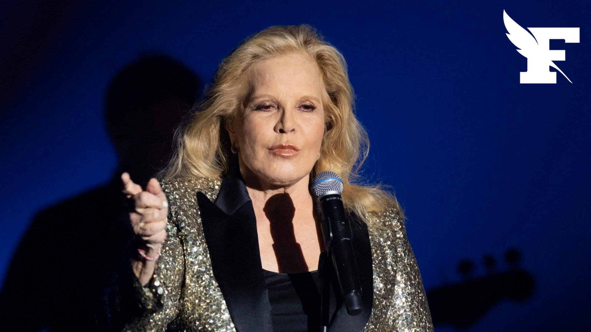 Après avoir annoncé mettre un terme à sa carrière, Sylvie Vartan annonce finalement un retour sur scène en 2027