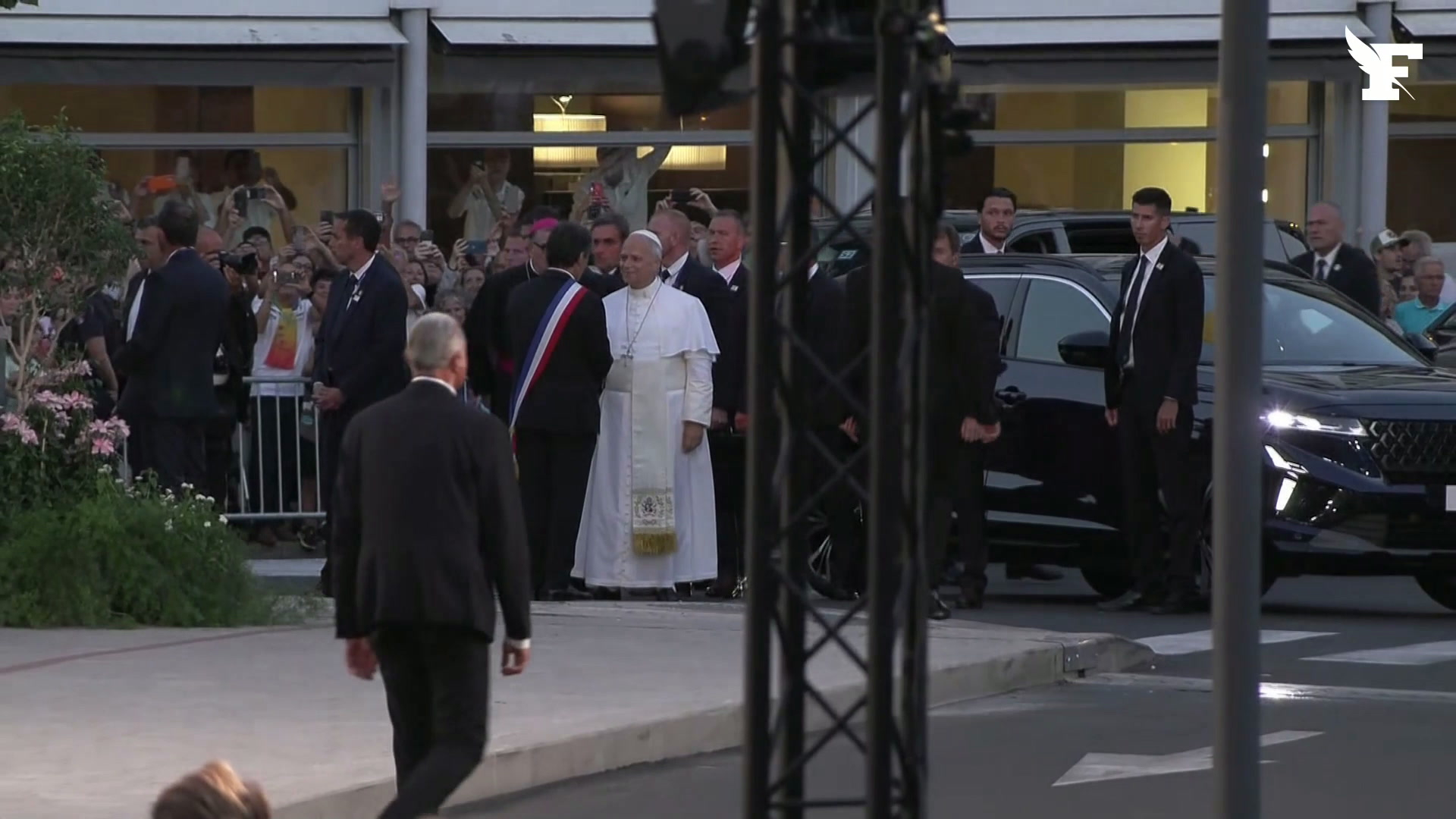 Le pape Léon XIV est arrivée à Lourdes, deuxième étape de son voyage en France