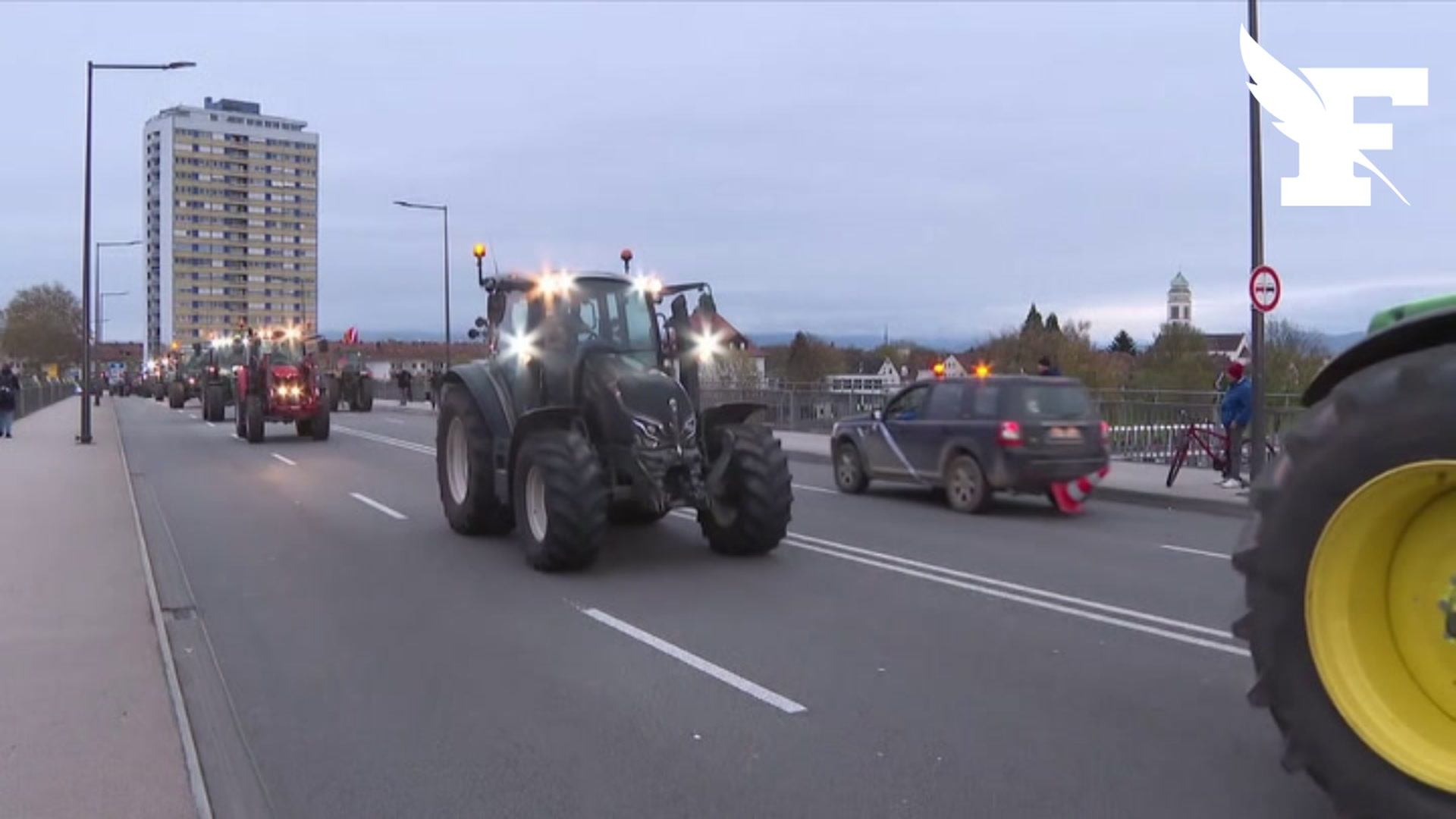 Accords UE-Mercosur : à Strasbourg, les agriculteurs se mobilisent sur le pont de l’Europe