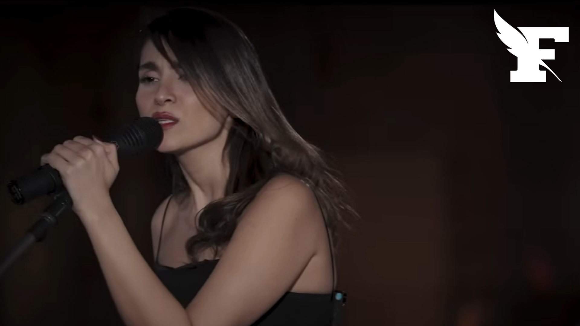 Iran : la chanteuse Parastoo Ahmadi condamnée à 74 coups de fouet après un concert sur YouTube