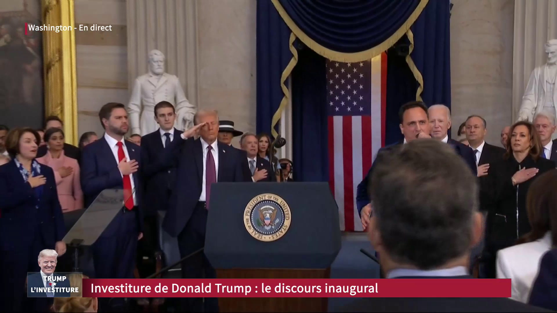 Investiture de Donald Trump : le nouveau président fait un salut militaire alors que retentit l'hymne américain