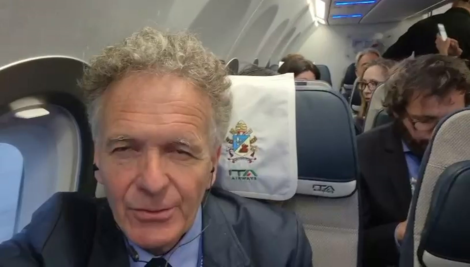 Notre journaliste Jean-Marie Guénois embarque dans l'avion qui emmène le pape Léon XIV à Paris
