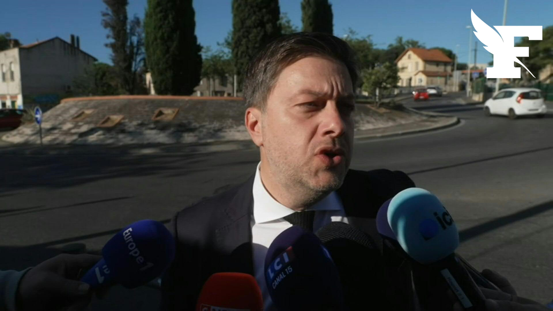 Marseille: le feu pas encore «fixé», mais «en très nette régression», déclare le maire