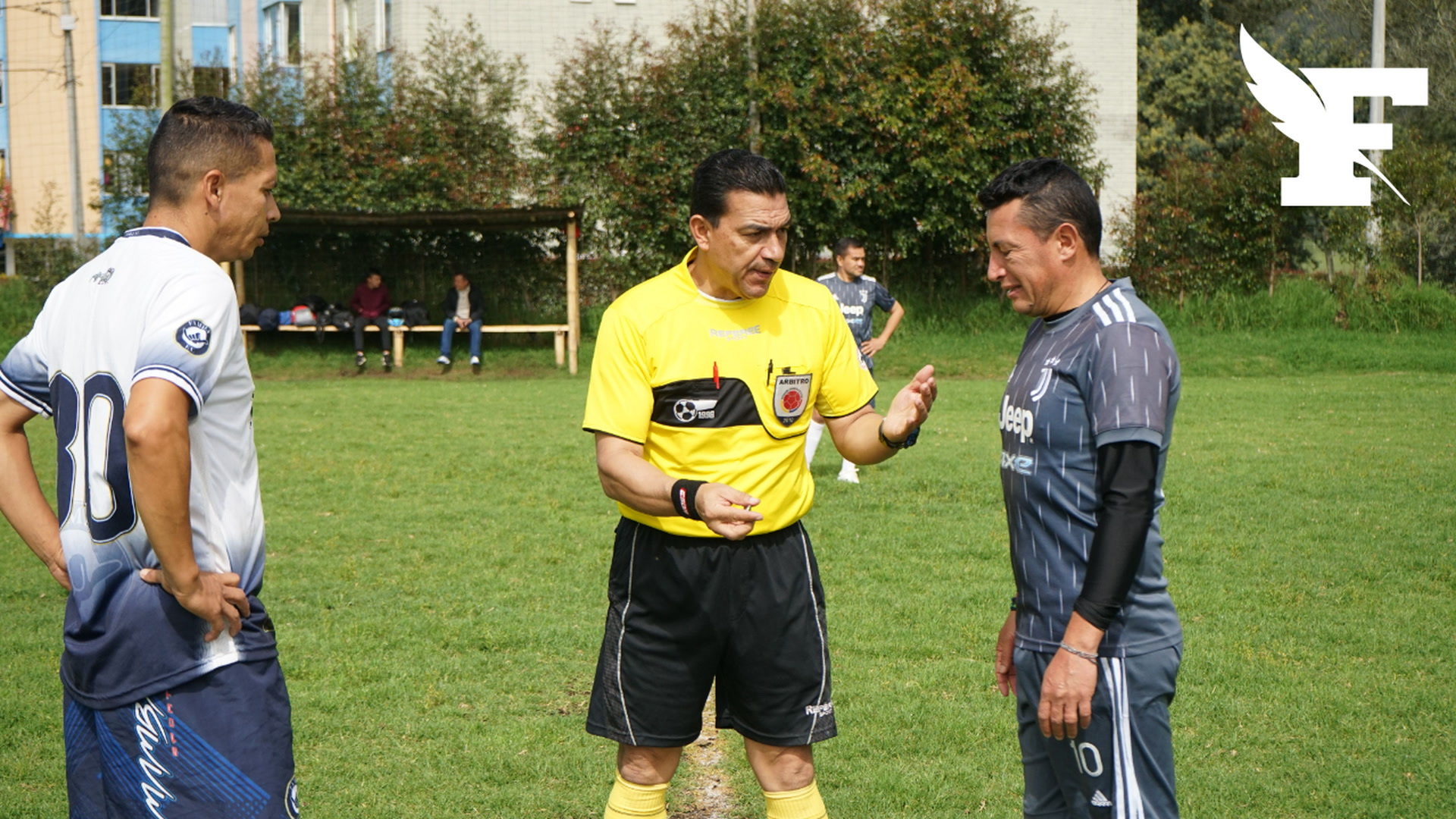 Un arbitre de Ligue 1 comparaîtra devant le tribunal en août pour des faits de violences conjugales