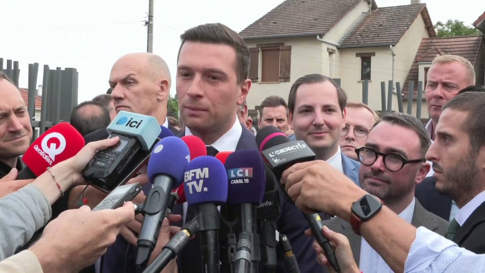 Présidentielle 2027 : «Je me réjouis d'entrer en campagne», lance Jordan Bardella depuis Châlons-en-Champagne