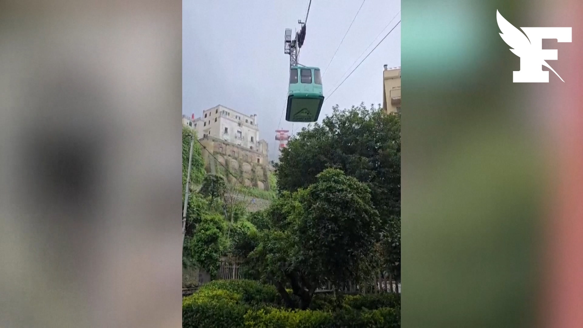 Italie: au moins trois morts après la chute d'une cabine de téléphérique près de Naples
