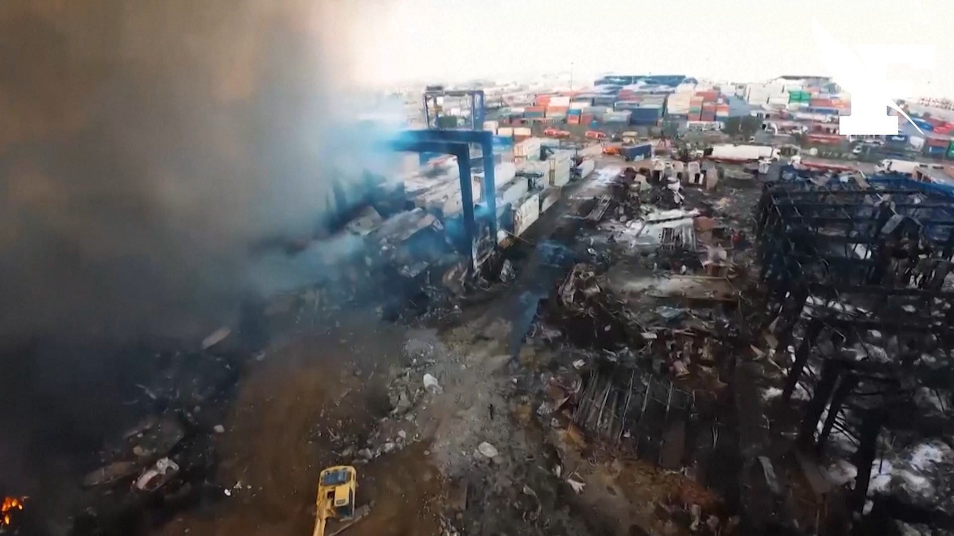 Iran : les images saisissantes du port dévasté après l’explosion meurtrière