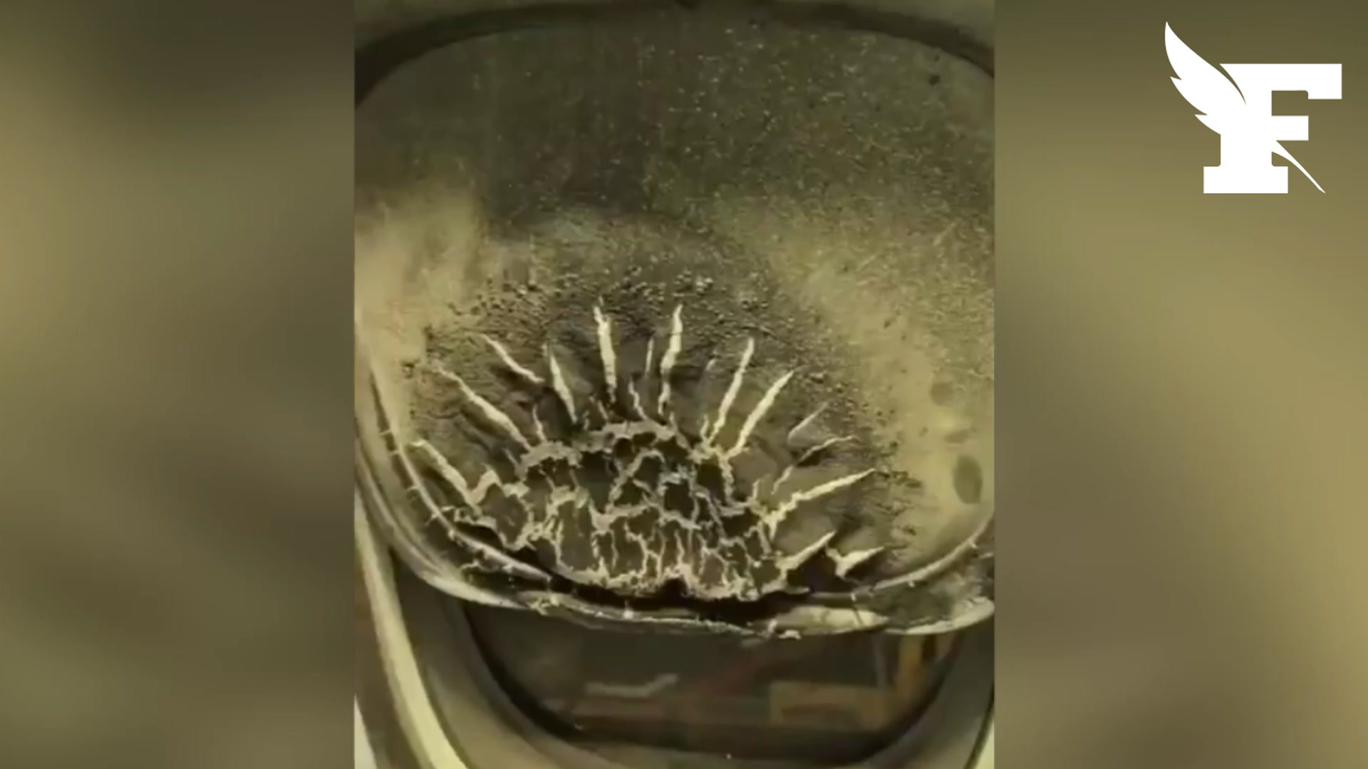 Un avion KLM contraint de faire demi-tour à cause d'un incendie provoqué par une batterie externe