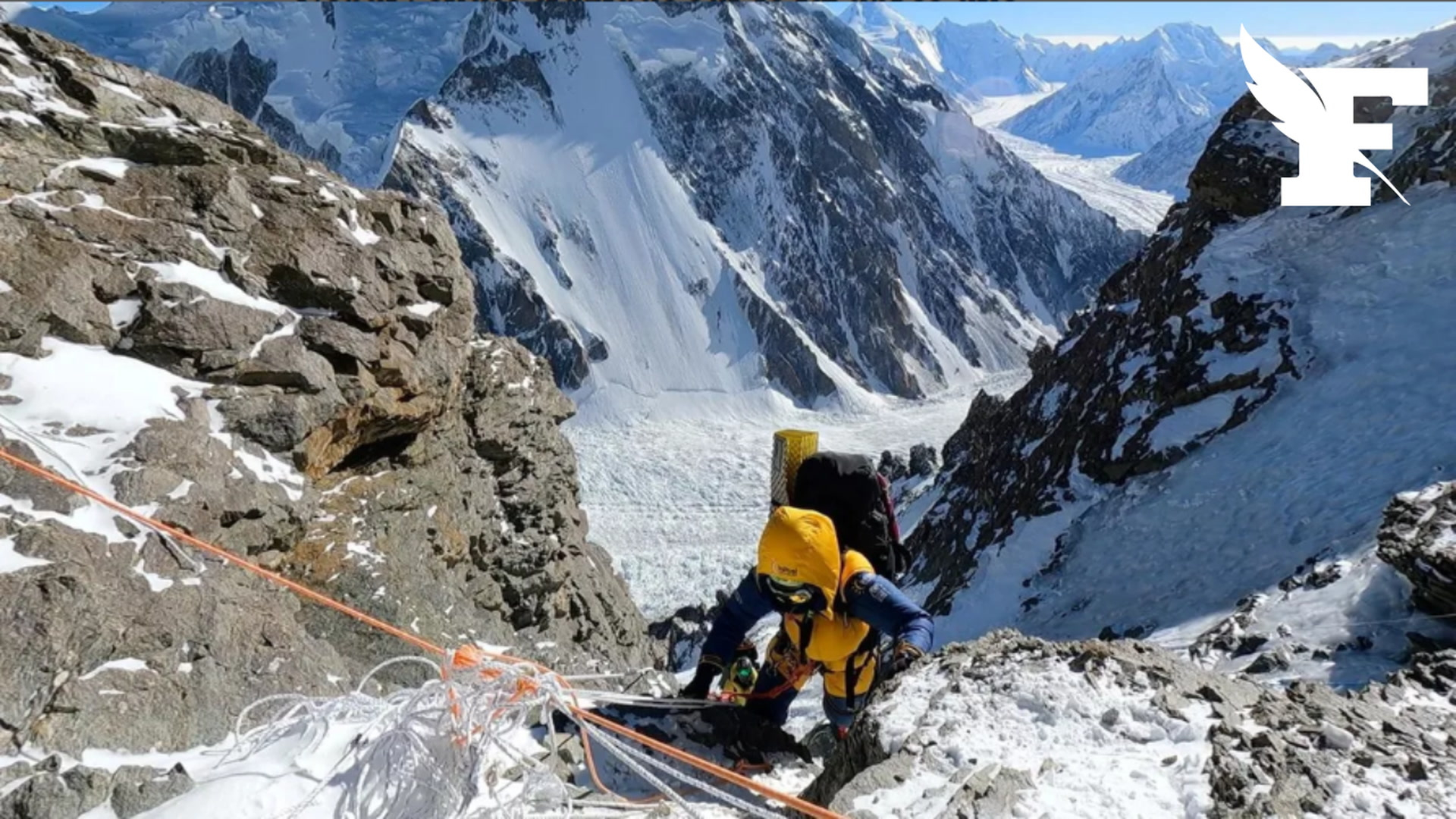 Pakistan: le corps d'un porteur au cœur d'une polémique récupéré sur le sommet du K2