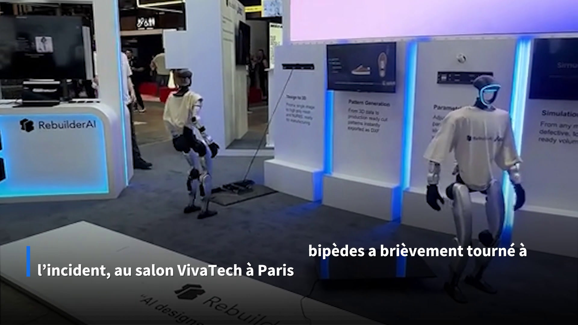 Vivatech : le moment où deux robots font tomber les écrans en pleine démonstration