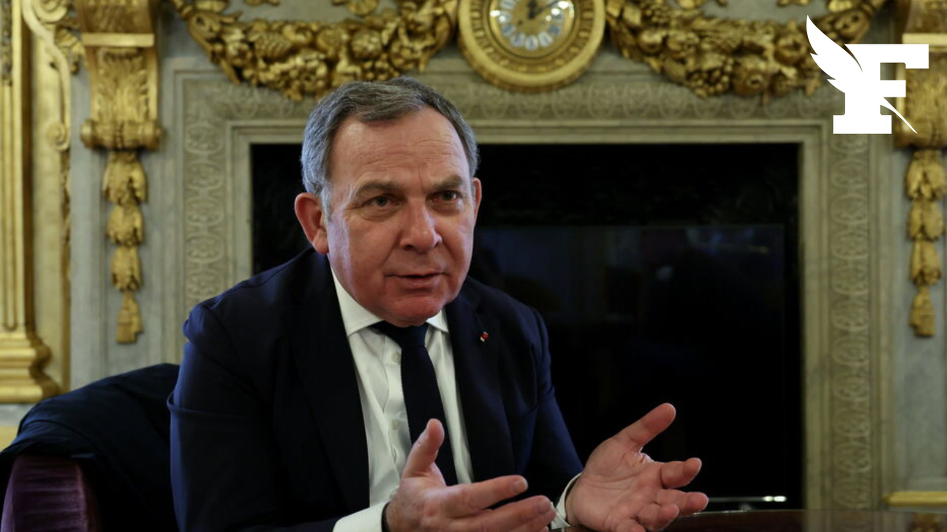Le sénateur (LR) et avocat Francis Szpiner, soupçonné d’avoir attribué, quand il était maire du 16e arrondissement, un logement social à une femme en contrepartie de relations sexuelles, a été mis en
