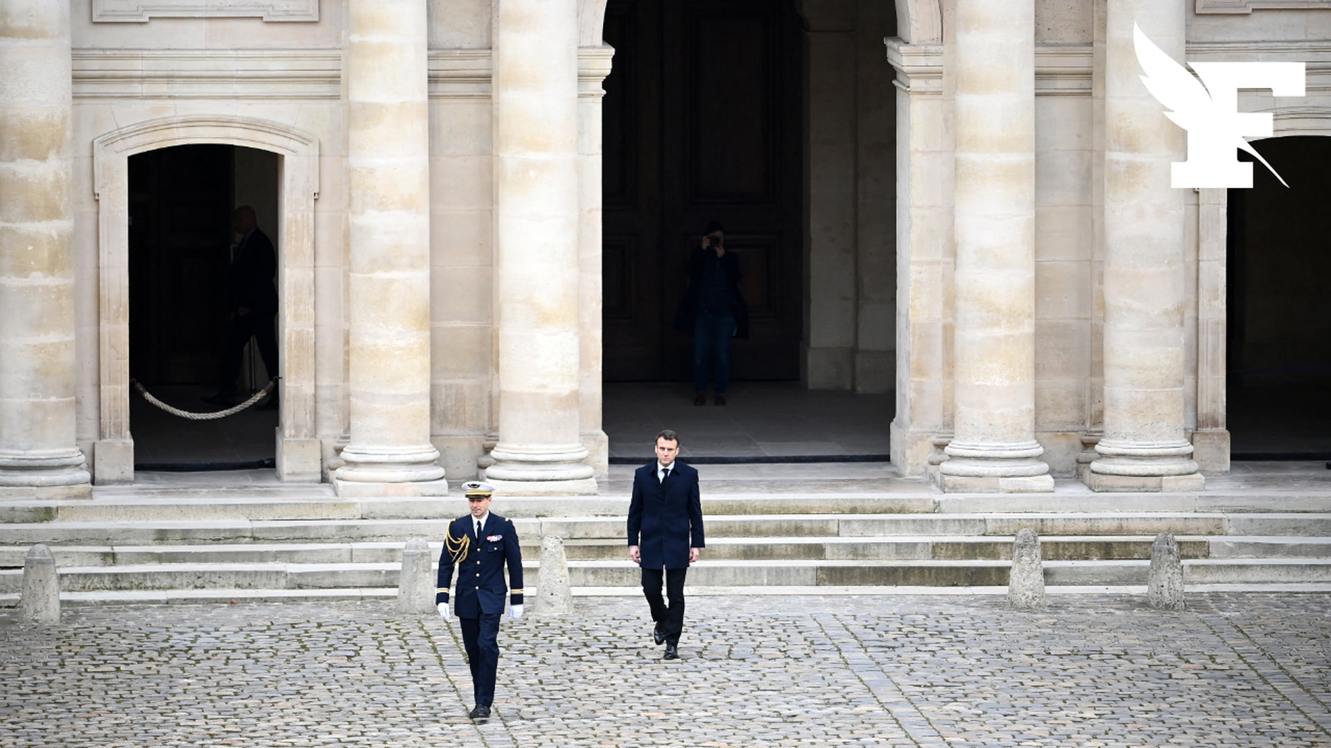 Terrorisme: Macron annonce l'ouverture d'un musée mémorial à Suresnes en 2027
