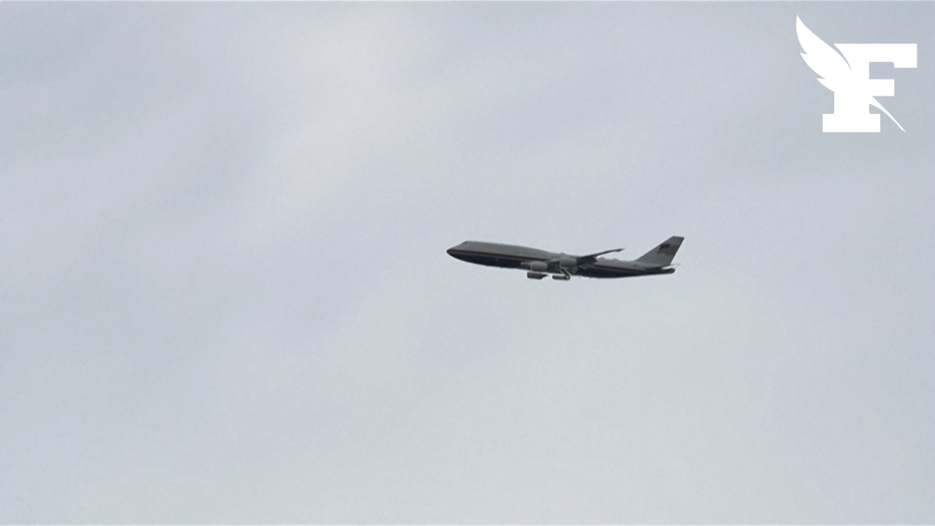 Les images d’Air Force One survolant le mont Rushmore avant les célébrations du 250e anniversaire des États-Unis