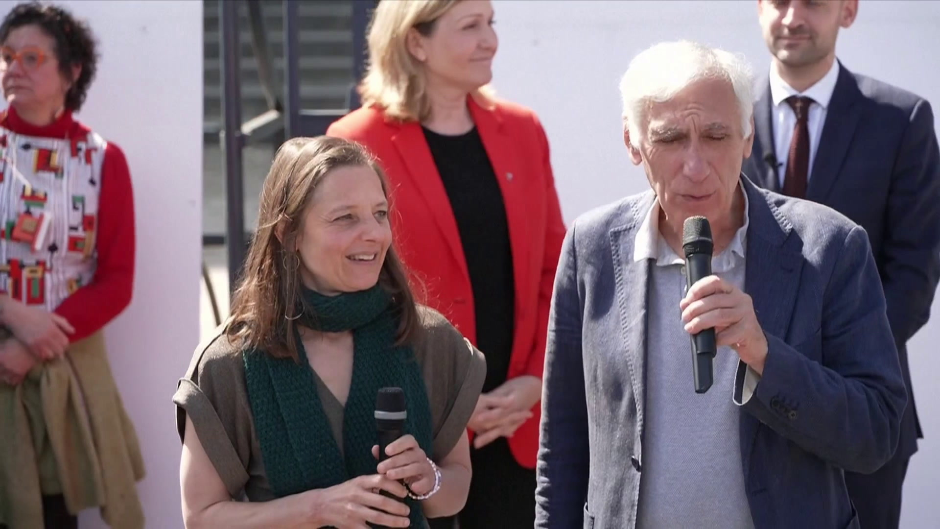 «Un plan involontaire de la télévision d'État»: l'ex-otage Jacques Paris rapporte avoir vu son portrait devant l'Assemblée nationale pendant sa détention