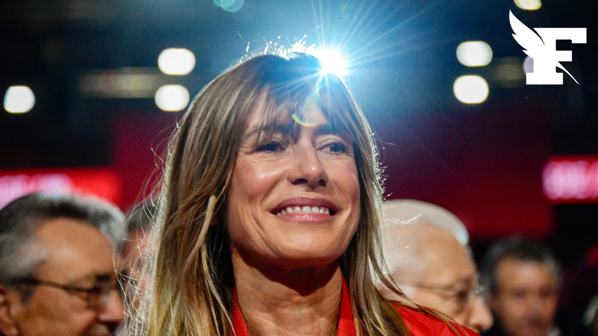 La justice espagnole ordonne le jugement de l’épouse de Pedro Sánchez et lui interdit de quitter le pays