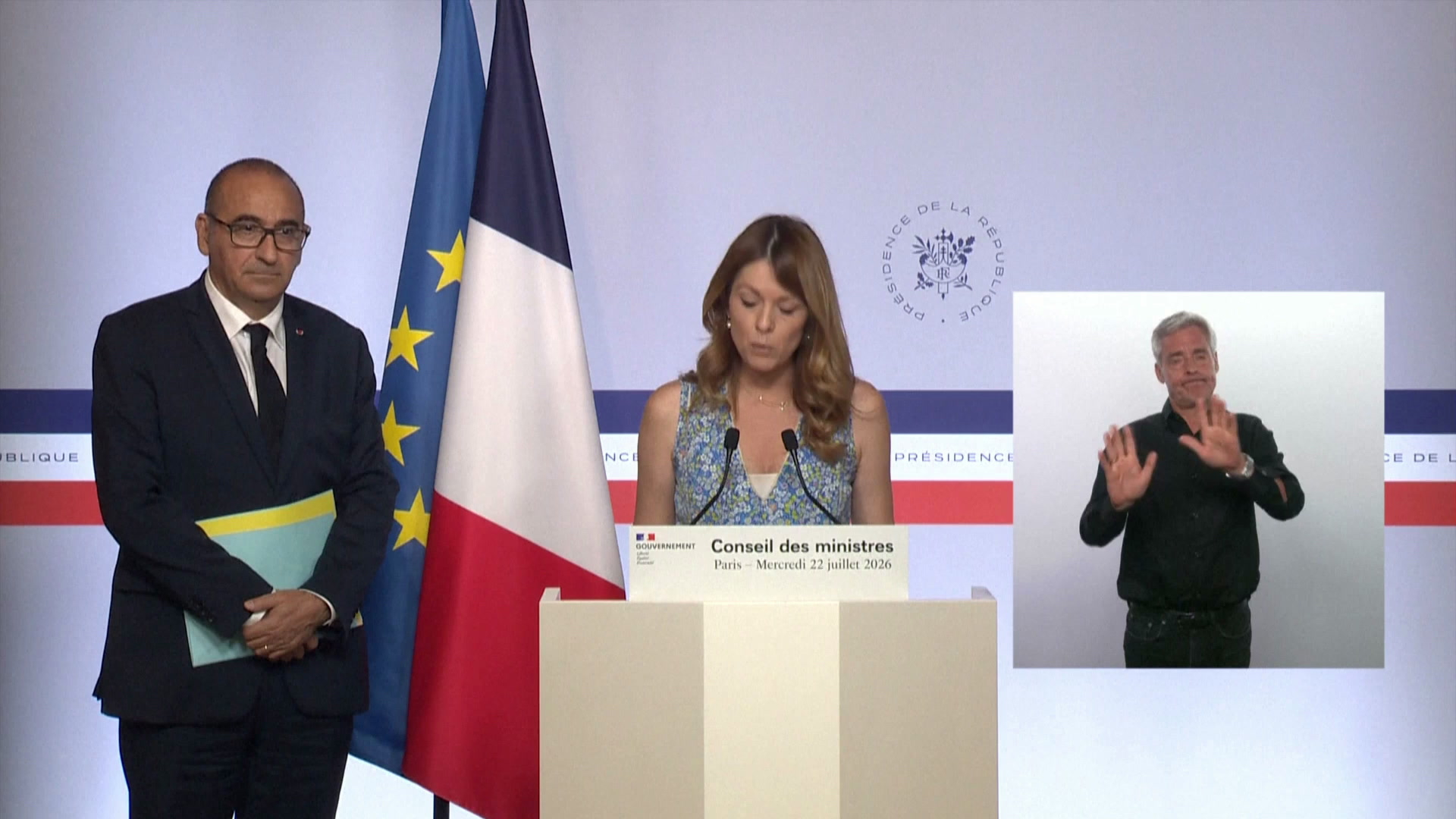 Emmanuel Macron rappelle que la France n’a aucun «objectif chiffré» et «aucun laxisme» sur les visas délivrés aux ressortissants algériens