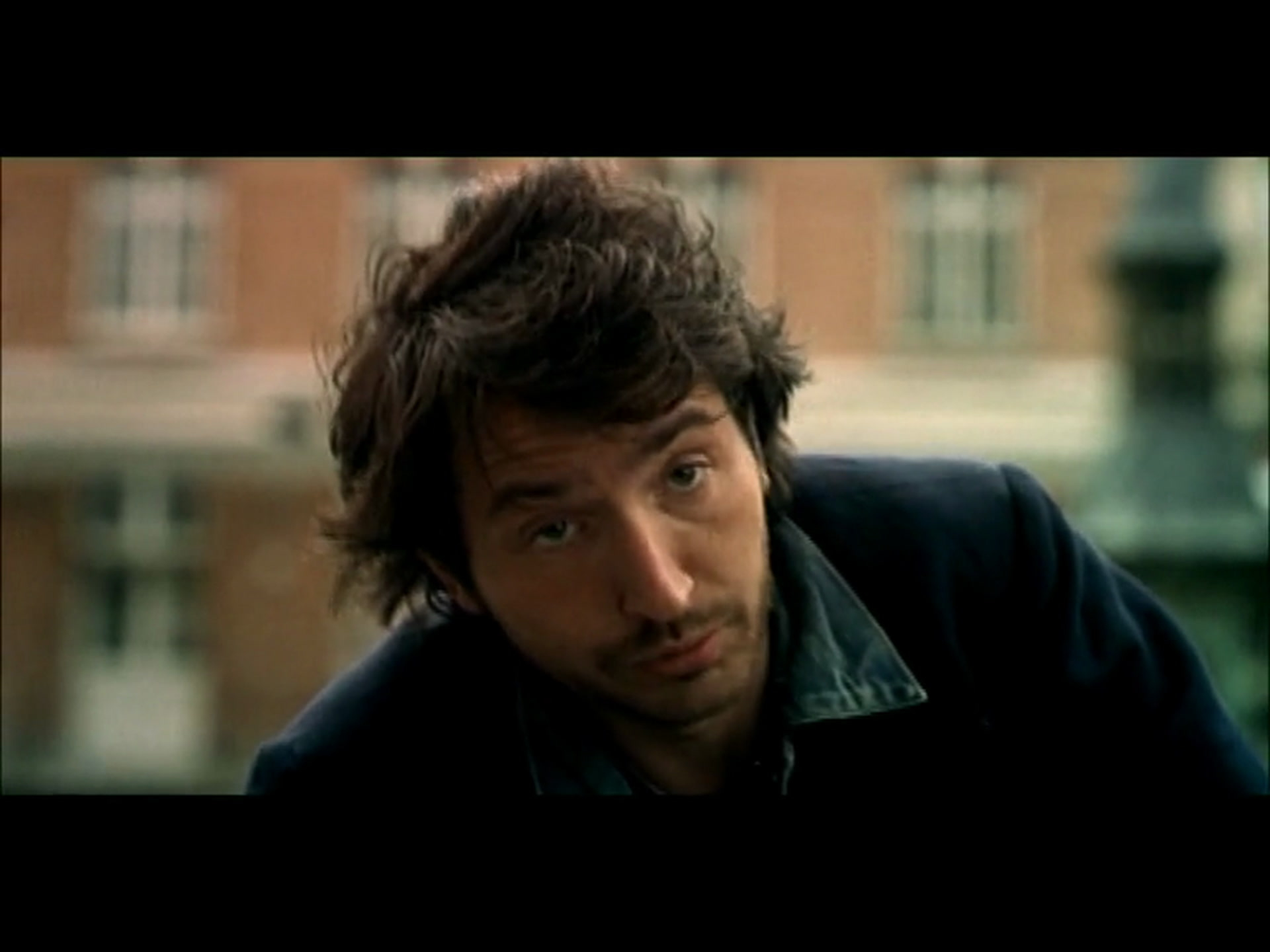 Le bison (et sa voisine Dorine) VF