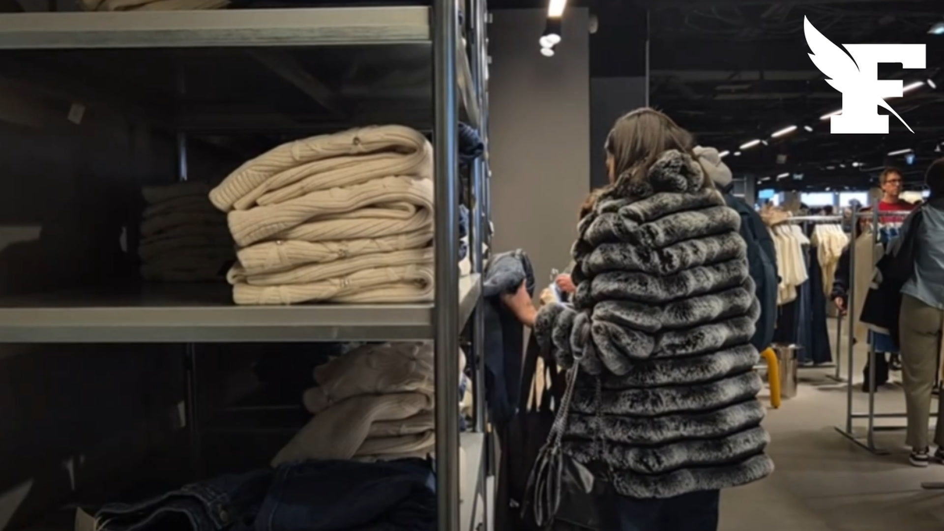 9 euros pour un jean et 12 euros pour une veste… Le gouvernement annonce les malus qui viseront Shein, Temu et AliExpress