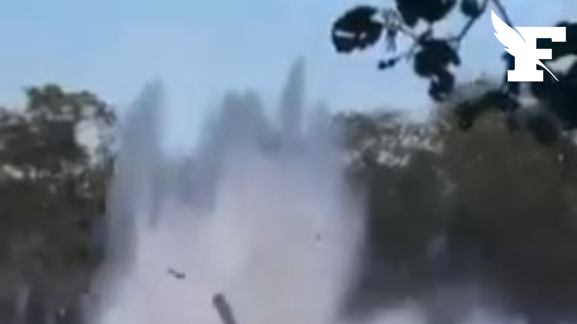 Bretagne: un hélicoptère bombardier d'eau s'écrase dans un étang