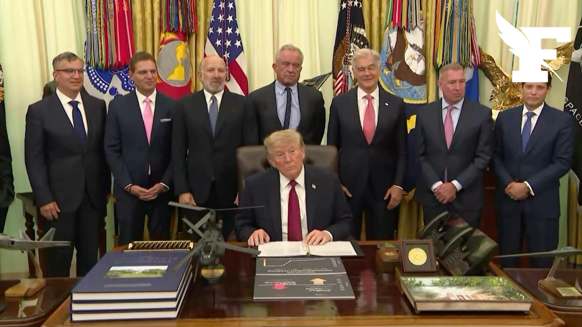Donald Trump affirme qu'il va «revoir» la position américaine de neutralité concernant les Malouines