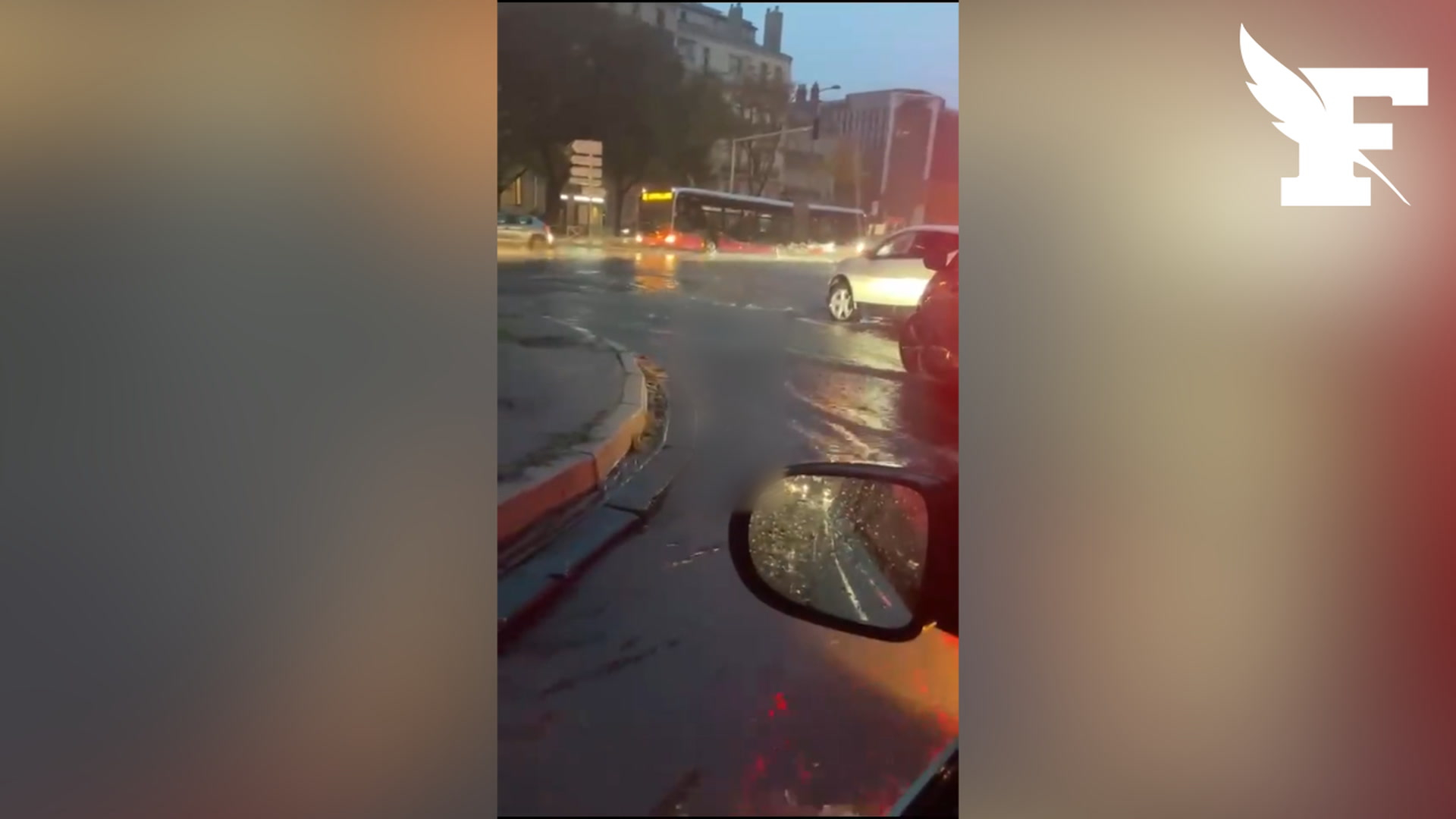 Marseille: les images des fortes pluies qui inondent plusieurs rues de la ville