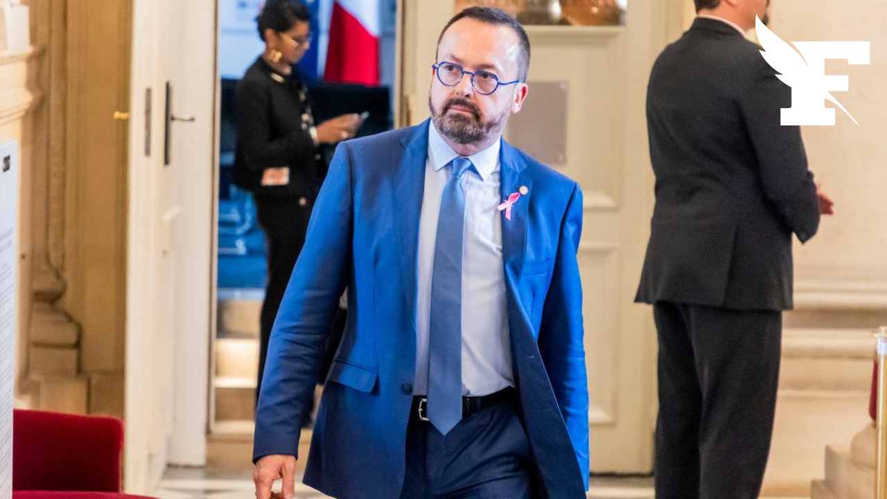 Canicule: le ministre de la Santé visite une maison de retraite