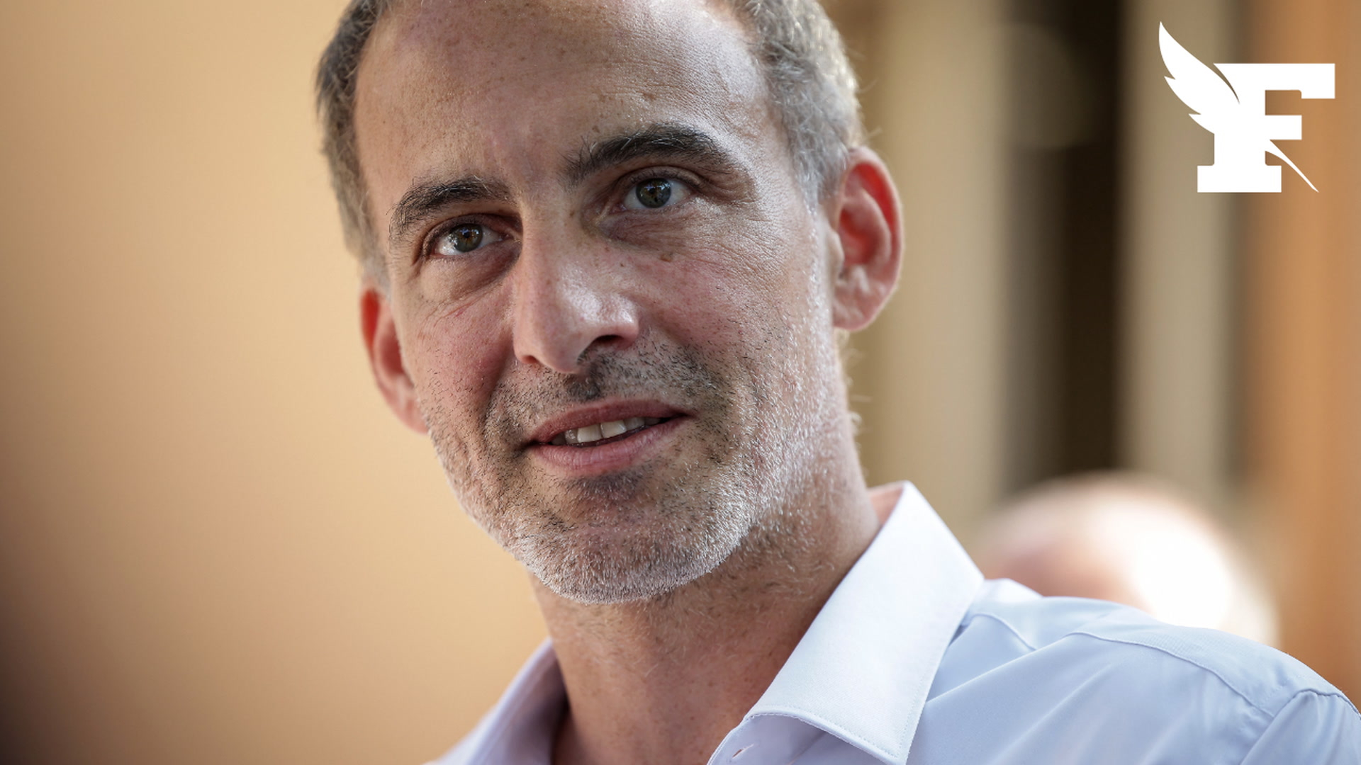 «Je sais ce que ça implique pour ma compagne», déclare Raphaël Glucksmann après s'être déclaré candidat à la présidentielle