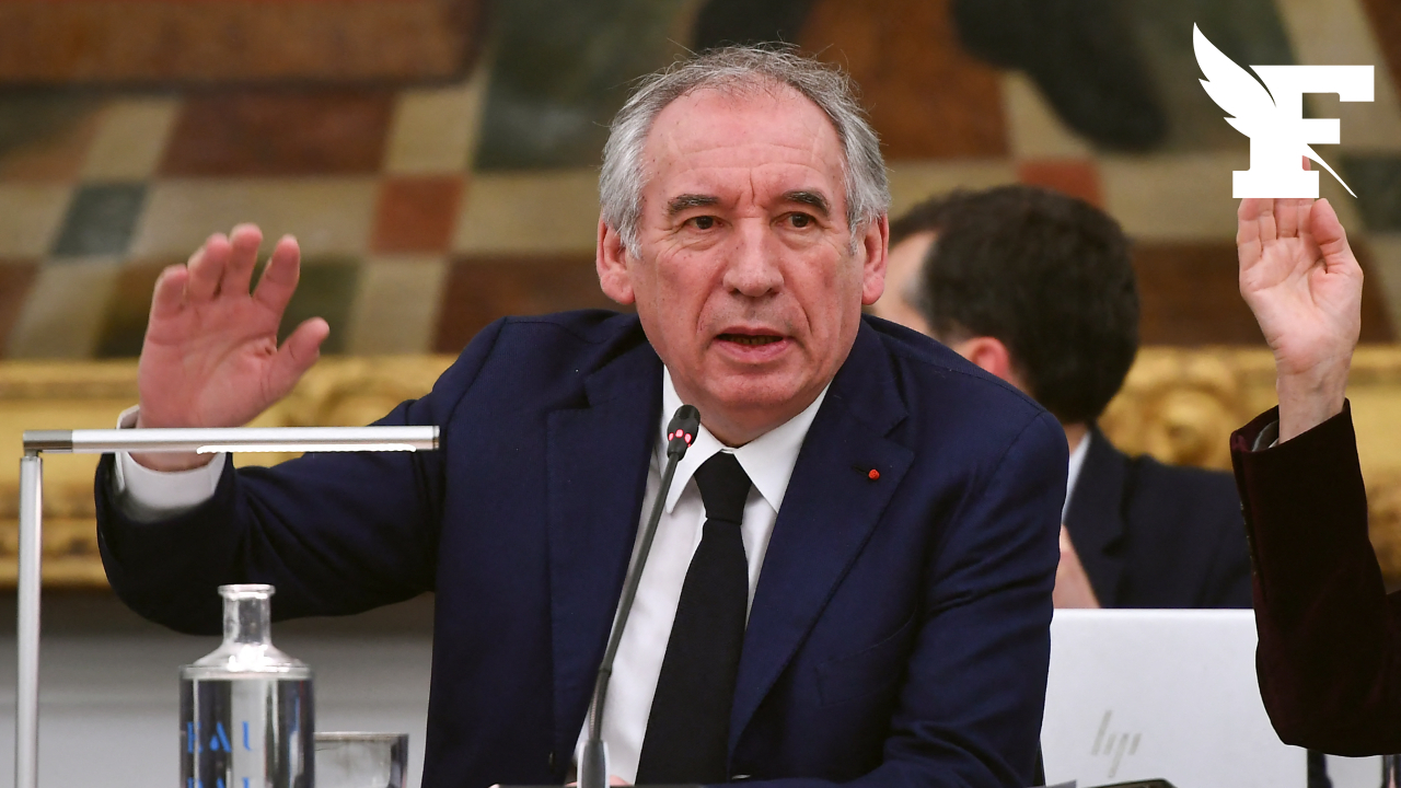 Chute du gouvernement: suivez les réactions politiques