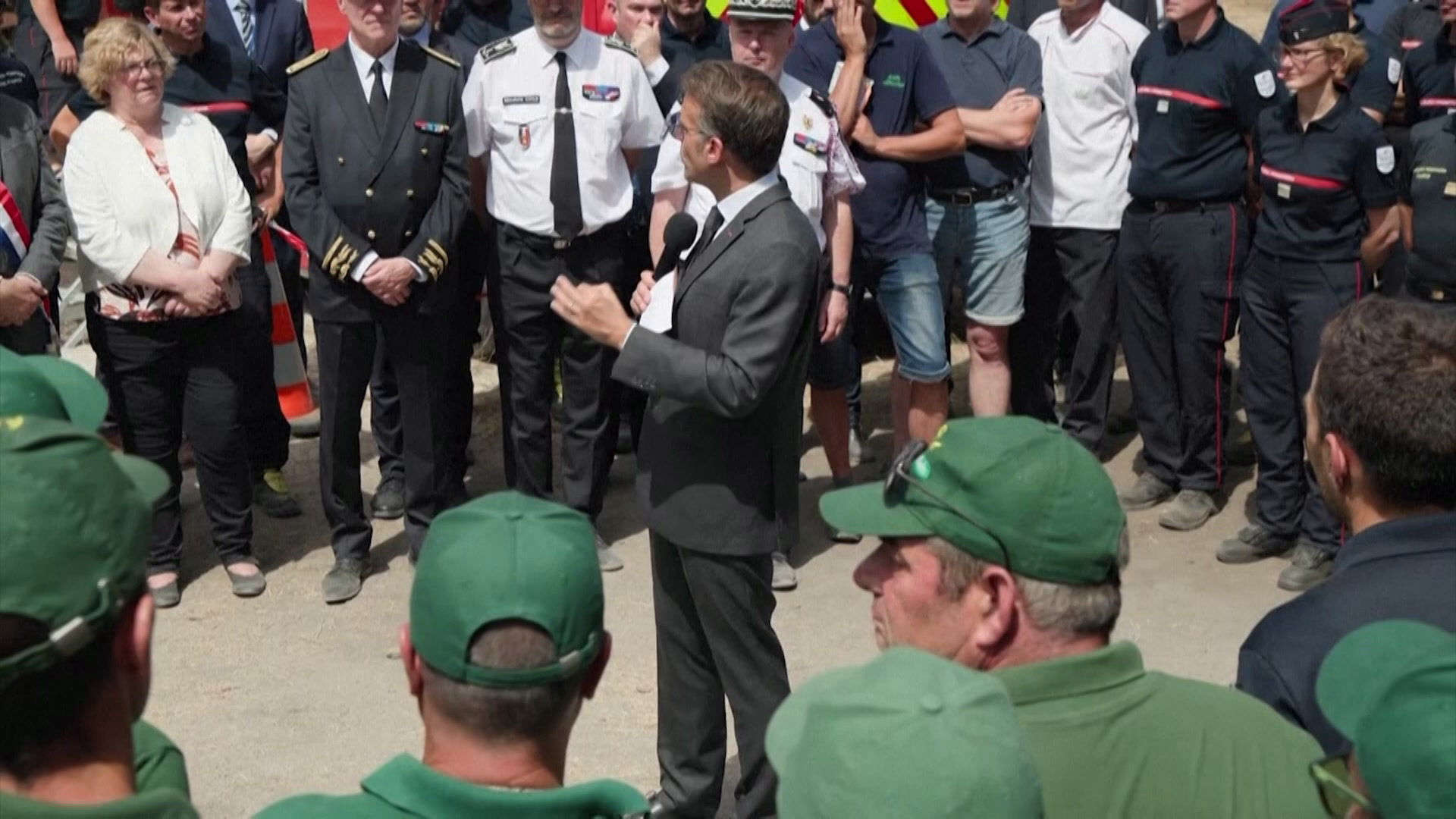 Incendie de Fontainebleau : Emmanuel Macron annonce la création «d'un guichet unique» pour reconstruire la forêt