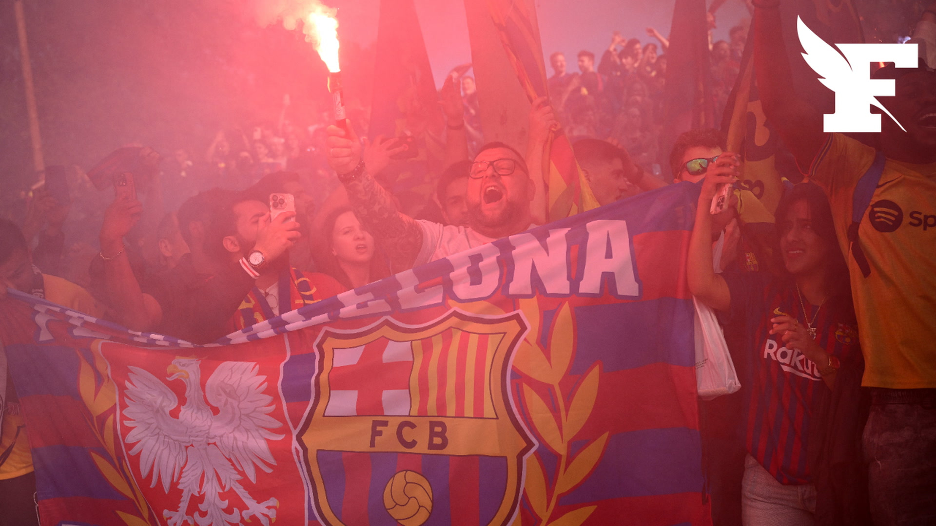 «On s’est fait attraper les seins, le pubis, tout»: des supportrices dénoncent des agressions sexuelles lors du match Barça-PSG
