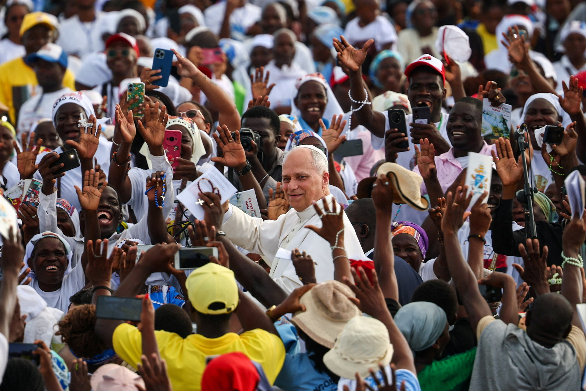 Angola: le pape Léon XIV célèbre une messe géante en plein air