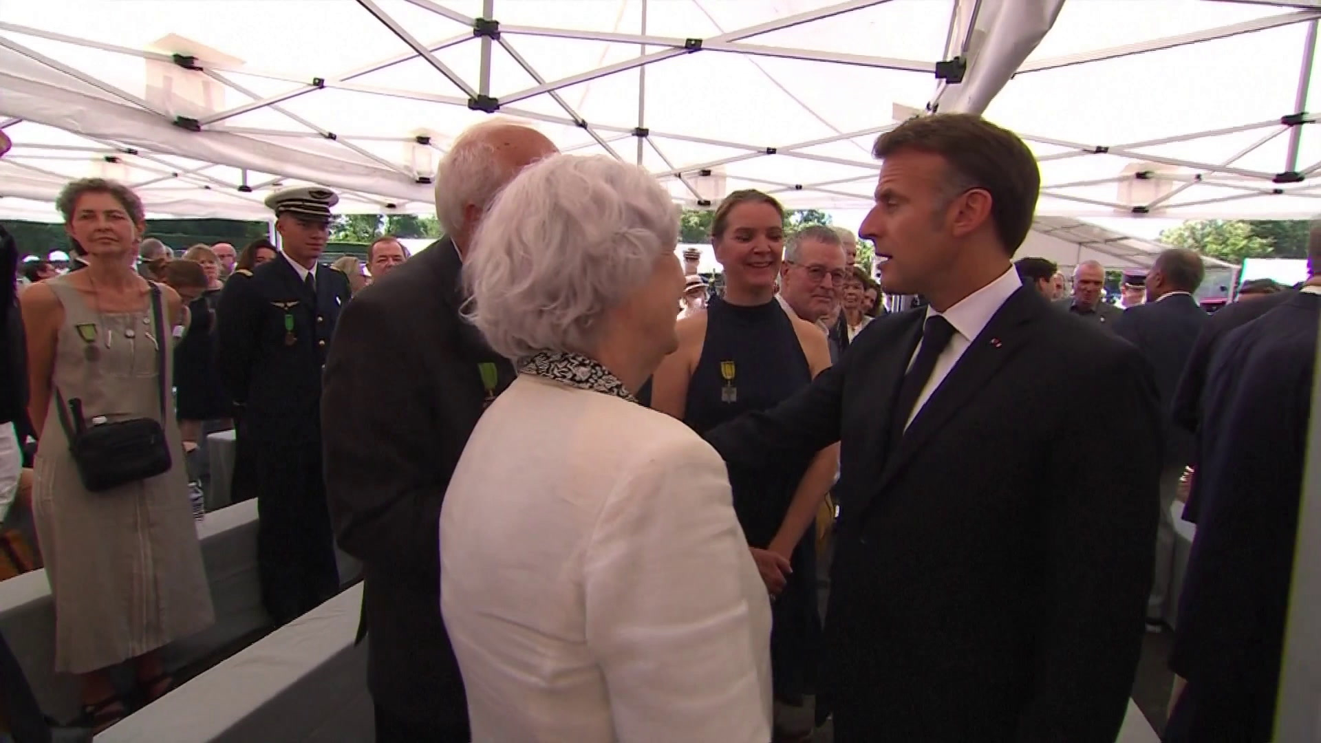 Si Emmanuel Macron avait fait son service militaire, il aurait choisi... l'infanterie
