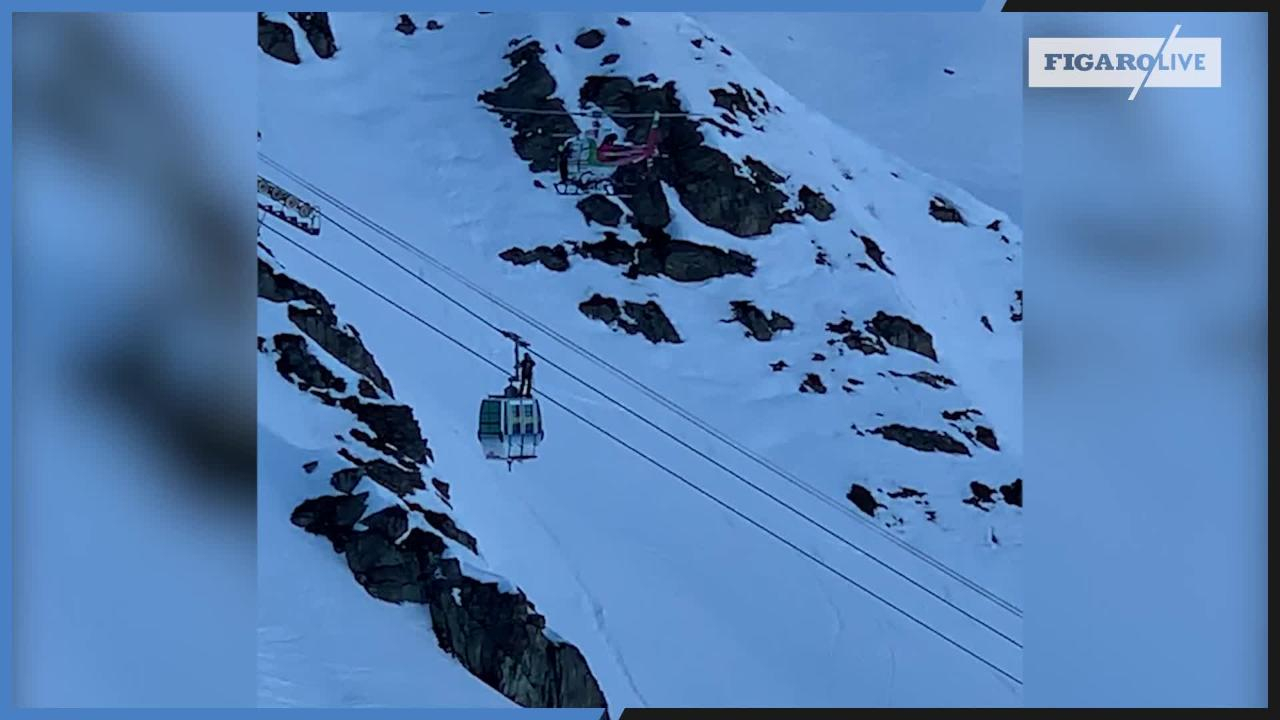 Un skieur filme les évacuations de télécabines à la station des Menuires