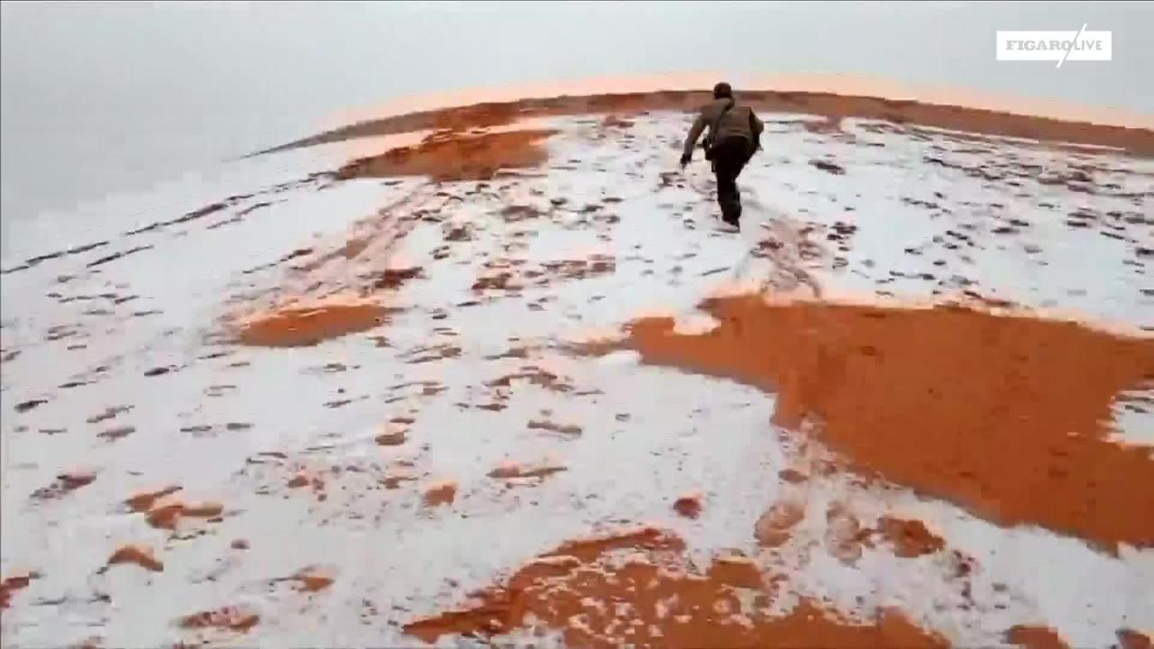 De la neige dans le Sahara !