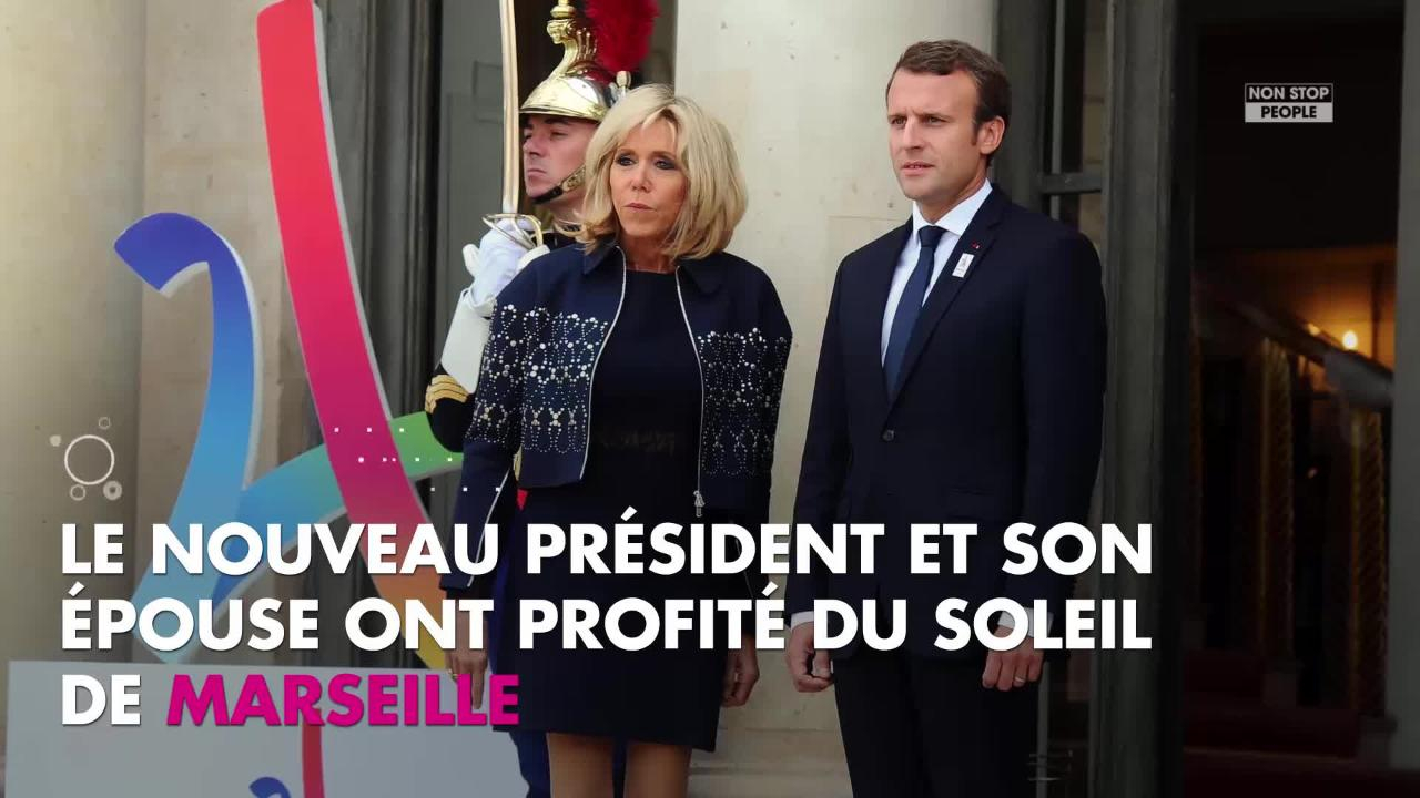 Macron Enleve 1 Mois De Vacances Emmanuel Macron : François Hollande lui a gâché ses vacances d'été