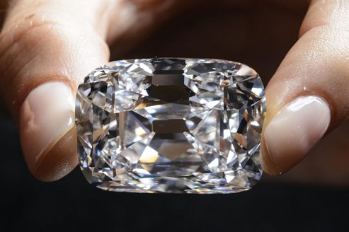 Un diamant rose exceptionnel pourrait être vendu plus de 21 millions  d'euros aux enchères