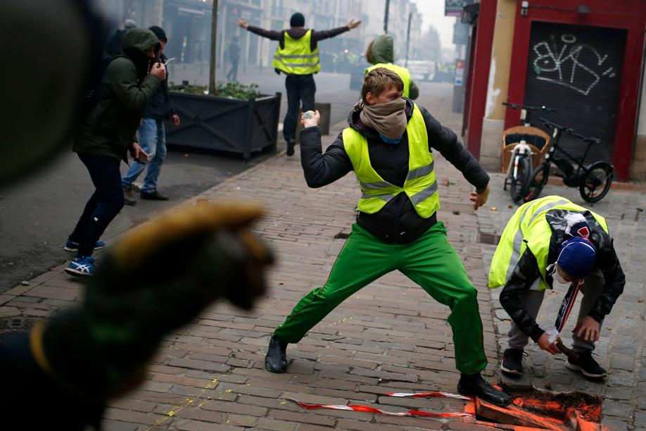 Gilets Jaunes Un 8e Samedi De Mobilisations Marqué Par De Nouveaux Heurts