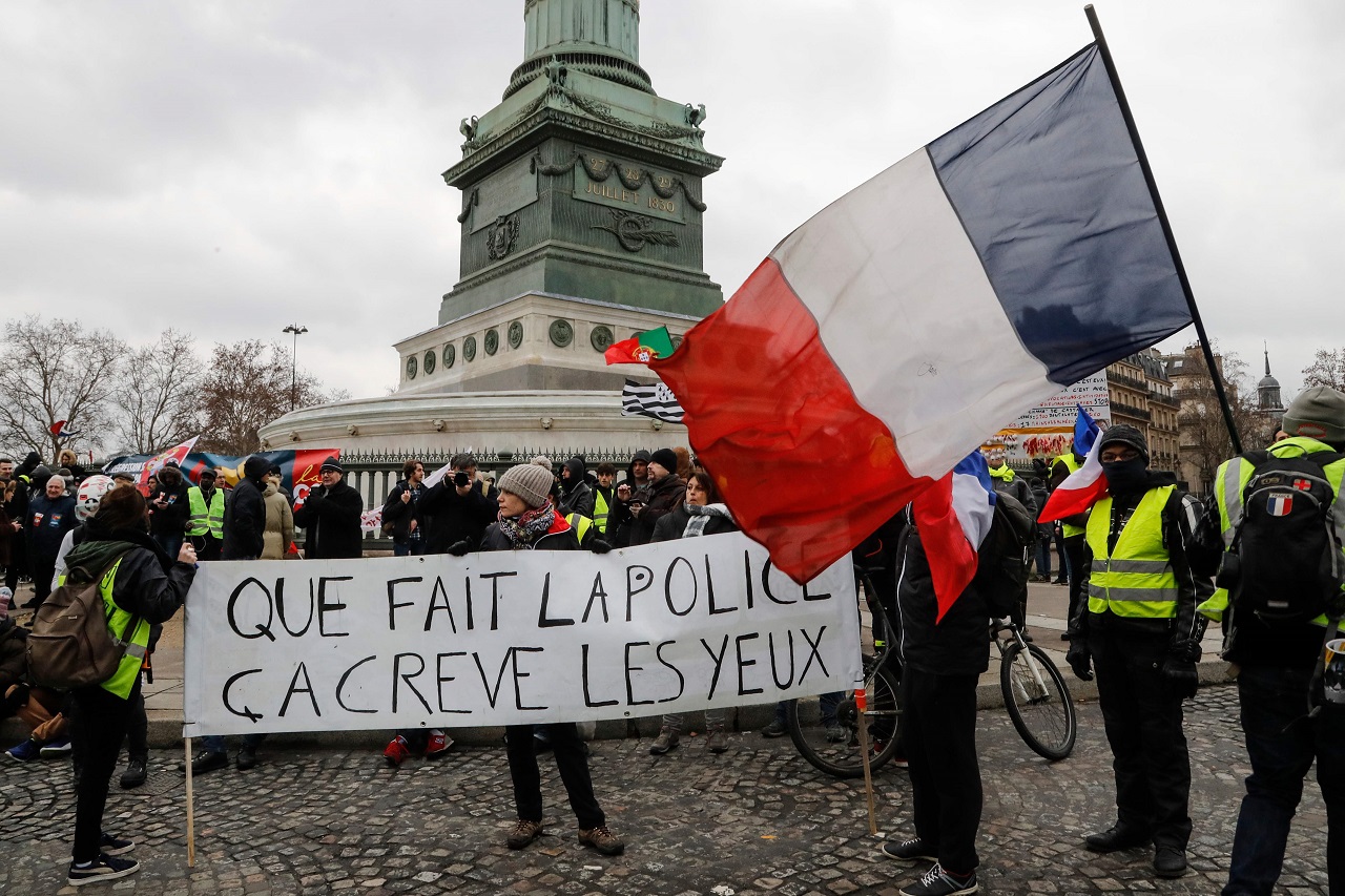 En Images Gilets Jaunes Les Slogans Du 2 Février