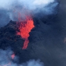 Cette fois-ci, la faille éruptive s'est ouverte sur le flanc sud du Piton de la Fournaise. Heureusement, les premières coulées ont été repérées dans une zone totalement inhabitée de l'île de la Réunion.