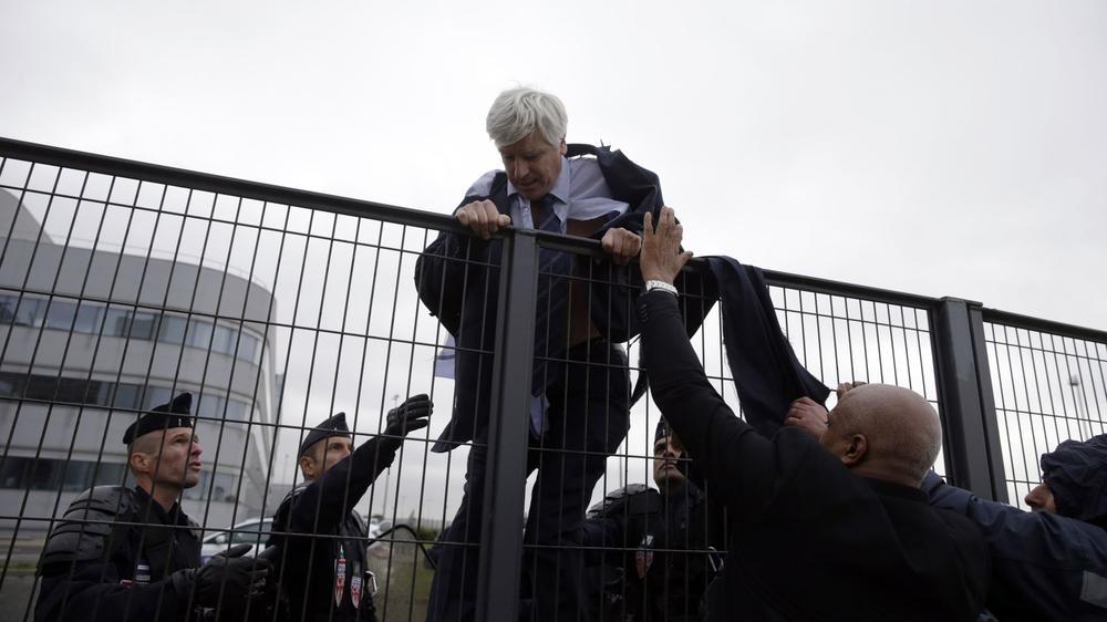 Air France sous le choc apr?�s l'agression de ses dirigeants