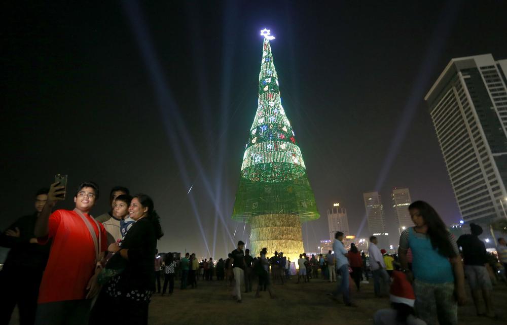 Ces sapins de Noël qui ont illuminé les rues du monde