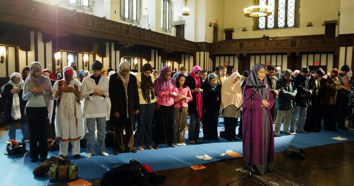 Islam : deux femmes imames dirigent une prière pour la première