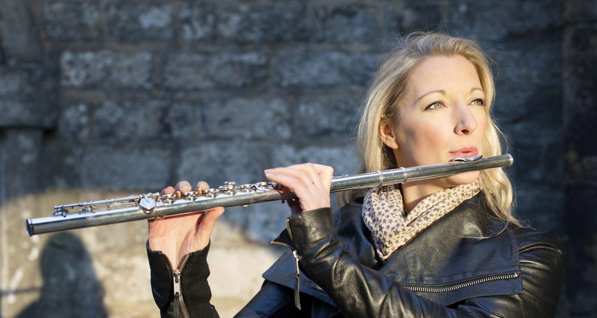 Слушать красивую музыку флейты. Concord Orchestra флейтистка. Кэтрин Брукс флейтистка. Серена Флейтес.