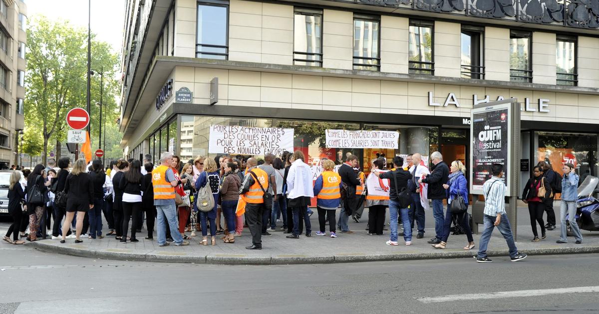 Rassemblement pour l emploi devant le si ge de Vivarte